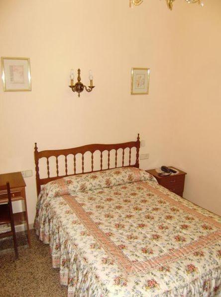 Hostal Miguel Angel Madrid Rom bilde