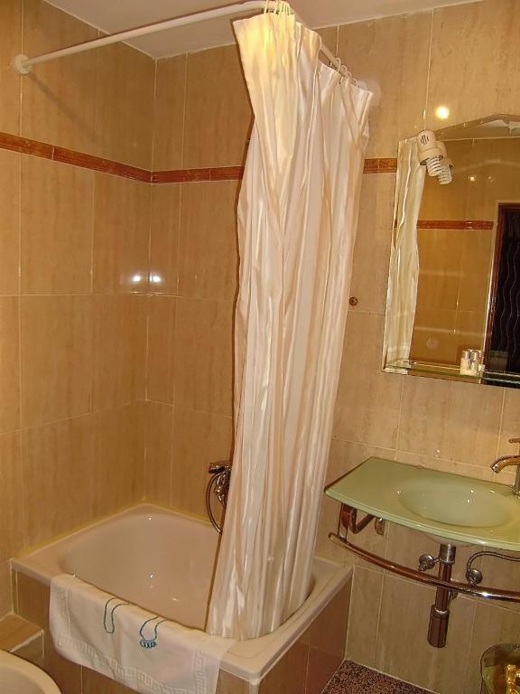 Hostal Miguel Angel Madrid Rom bilde